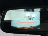 バックカメラ付きルームミラーがついています。