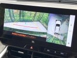 【パノラミックビューモニター】専用のカメラにより、上から見下ろしたような視点で360度クルマの周囲を確認することができます☆死角部分も確認しやすく、狭い場所での切り返しや駐車もスムーズに行えます。