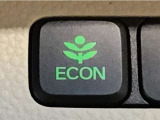★ECONスイッチ★ エコドライブを加速しよう!スイッチをONにすると、運転の仕方によるロスを抑え込み燃費をよくするようクルマが頑張ります(*^ー^*)燃費向上にチャレンジ♪