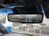 【 デジタルインナーミラー 】車両後方カメラの映像をミラーに映すことが出来ます! そのため、後席に人や荷物があって後方が見えづらい場合でもしっかり視界を確保することが出来ます!//