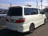価格は安いですが、非常に程度の良い綺麗な車です。価格以上の価値はあると思います。オートローンも可能で、事前審査も行なっているので、気軽にご相談ください。