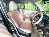運転席シート廻りは使用感も少なく、良好な状態となっています。丁寧に使われていたことがよくわかりますね。