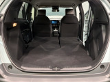 リア席を倒せば広々とした空間の出来上がり!床が低くフラットになり、天井までの高さがありますので積載が便利です。