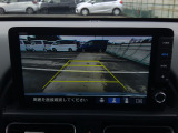 バックカメラの画像です。ガイドラインがスムースな車庫入れをサポートいたします!車庫入れの安心感がアップしますね☆