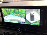 【アラウンドビューモニター】専用のカメラにより、上から見下ろしたような視点で360度クルマの周囲を確認することができます☆死角部分も確認しやすく、狭い場所での切り返しや駐車もスムーズに行えます。