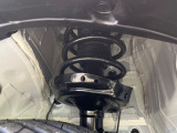 お車を安心してお乗りいただく為には、足回りの定期点検が欠かせません。サービスサポート(有償保証)では無料点検もご提供しており、安心のカーライフをお過ごしいただけるサポート体制が整っています。