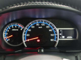 とっても見やすいメーターです。夜間時はラグジュアリーな気分にさせてくれる照明が魅力ですので、夜のドライブも楽しみになりますよ♪