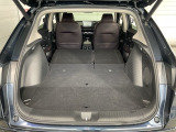 後部座席をたたむとこんなに広いスペースが!