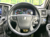 【純正革巻きステアリング】上質な革を使用することで、手にしっかり馴染みとても運転しやすいハンドルです♪