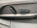 電動パワーシートを搭載しております。