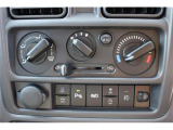 パーキングセンサー付で、車庫入れも駐車もラクラクです。