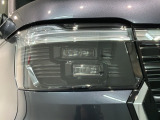 LEDヘッドライトは、点灯の瞬間から最大光量を発揮し、突然暗くなるトンネルなどでの安定感を高めます。