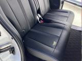 セカンドシートです!!ベンチシートになってますので、お二人の乗車ですとゆったり座って頂けますよ!!