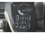 タッチパネルタイプのフルオートエアコン  「オート」を使って温度設定、車内の温度はいつも快適ですよ♪手袋をしながらでも操作可能♪