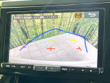 【バックカメラ】駐車時に後方がリアルタイム映像で確認できます。大型商業施設や立体駐車場での駐車時や、夜間のバック時に大活躍!運転スキルに関わらず、今や必須となった装備のひとつです!