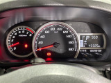 【スピードメーター】メーターがシンプルで見やすく運転しやすいですね!