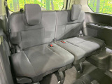 3列目シートはもちろん状態良好☆大人でもゆったりと座って頂けますので、大人数でのお出かけもラクラクです♪ご家族で、気の知れた仲間で、ドライブに行くのが楽しみですね♪