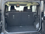 【トランク】積み込みやすくて、たっぷり積める荷室です。シートアレンジできるものは、乗車人数と荷物の量や大きさによってシートを動かすことができるので、より快適なドライブが可能です!