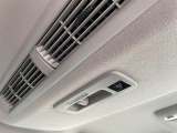 リアシーリングファンも付いておりますので、車内の空気の循環にも役立ちます。