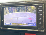 【バックカメラ】駐車時に後方がリアルタイム映像で確認できます。大型商業施設や立体駐車場での駐車時や、夜間のバック時に大活躍!運転スキルに関わらず、今や必須となった装備のひとつです!