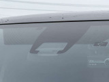 【トヨタセーフティセンス】走行中に前方の車両等を認識し、衝突しそうな時は警報とブレーキで衝突回避と被害軽減をアシスト。より安全にドライブをお楽しみいただけます。
