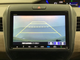 バックでの車庫入れも安心です! リアカメラが付いているバックモニター付のナビを装備しております。操作線もついており距離感も画面から確認できます。
