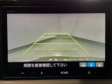 【バックカメラ】運転が苦手な方も車庫入れラクラクです!ギアをリバースに入れれば自動的に切り換わりますので、面倒な操作は不要です♪狭い駐車場もお車を傷つけず安心ですね!