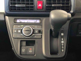 温度を設定すれば、自動で車内の温度管理をしてくれる優れものです♪ATミッションで運転楽々