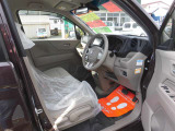 運転席はドライバーがリラックスして運転できるようになっています!ぜひ一度ご来店し座ってみてください!