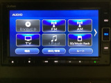 ナビゲーションはフルセグTV、インターナビ対応のGathers純正メモリーナビを搭載しています。Bluetoothオーディオ機能がありますので、スマートフォンなどの音楽も再生できます。