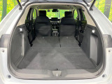 後席を格納すると、これだけの広さが!シーンに合わせたシートアレンジで、大きな荷物も積むことが出来ます♪