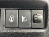 【両側パワースライドドア】スマートキーや運転席のスイッチで後席両側スライドドアの開閉が可能♪電動だから力を入れてドアを開ける必要が無く、小さなお子様でも簡単に開け閉めでき快適です♪
