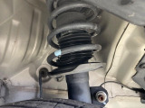 お車を安心してお乗りいただく為には、足回りの定期点検が欠かせません。サービスサポート(有償保証)では無料点検もご提供しており、安心のカーライフをお過ごしいただけるサポート体制が整っています。