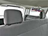 メーカーオプションの後席ヘッドレスト付き☆