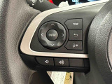 ナビゲーションやオーディオなどを取り付けた場合にはその操作がハンドルの手元でできるステアリングスイッチが付いてます