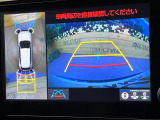 【パノラミックビューモニター】専用のカメラにより、上から見下ろしたような視点で360度クルマの周囲を確認することができます☆死角部分も確認しやすく、狭い場所での切り返しや駐車もスムーズに行えます。