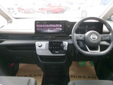 操作しやすい運転席廻り!操作パネルも使いやすい!!ドライブが楽しくなります!
