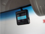 ◆ドライブレコーダー◆映像・音声などを記録する自動車用の装置です。 もしもの事故の際の記録はもちろん、旅行の際の思い出としてドライブの映像を楽しむことができます。
