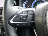 ステアリングに各種スイッチが付いてますのでとっても便利です。
