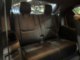 3列目シートはもちろん状態良好☆大人でもゆったりと座って頂けますので、大人数でのお出かけもラクラクです♪ご家族で、気の知れた仲間で、ドライブに行くのが楽しみですね♪