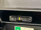 ETCカードを挿入することで高速道路を利用する際の支払いがキャッシュレスになったり、ETCスマートインターチェンジが利用できたり、とても便利なアイテムです!保証は修理保証のみとなります。