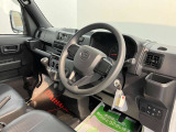 車両状態証明書修復歴の有無も一目瞭然。機能や内装・外装、走行距離、修復歴の有無をチェックし、クルマの状態を10段階にした車両状態証明書。数字や記号を使ってわかりやすく表示しています。