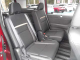 後部座席も広々していて快適に過ごすことができそうです!