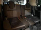 3列目シートはもちろん状態良好☆大人でもゆったりと座って頂けますので、大人数でのお出かけもラクラクです♪ご家族で、気の知れた仲間で、ドライブに行くのが楽しみですね♪