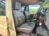 運転席シート廻りは使用感も少なく、良好な状態となっています。丁寧に使われていたことがよくわかりますね。