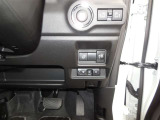 弊社の商品車両は横浜本牧にあります本部で隅々までチェックを行い、トヨタの厳しい商品基準をクリアした厳選した車両を展示しています。