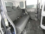 ゆとりある広々とした車内空間は、ドライブを始め買い物やレジャーなど、幅広く活躍します。一人でもみんなとでもお出かけを楽しみましょう!