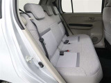 <車内>お友達と一緒に行くお買い物でも、荷室があるので、帰りもゆったり帰れそうですね。お子様と一緒のお出掛けでも役立ちそうです。
