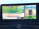 【アラウンドビューモニター】専用のカメラにより、上から見下ろしたような視点で360度クルマの周囲を確認することができます☆死角部分も確認しやすく、狭い場所での切り返しや駐車もスムーズに行えます。