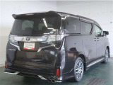 走りに拘りながら収納力も持ち合わせたお車です。荷物を載せて軽快なドライブを楽しめますよ♪
